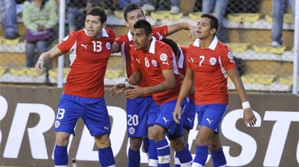 Chile es la selección con mejor rendimiento en La Paz, le ha ganado cinco veces a la Selección. En la imagen el triunfo por 2 a 0 en la Eliminatorias para el 2014