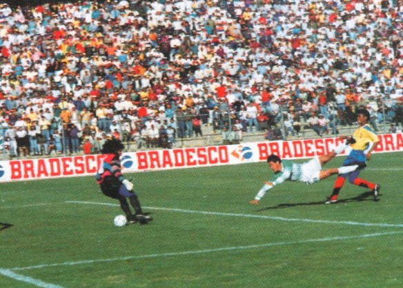 Golazo de Ramallo, su mejor gol en la eliminatoria, el del difícil triunfo sobre Ecuador.