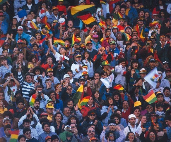 estadio hernando siles hinchada