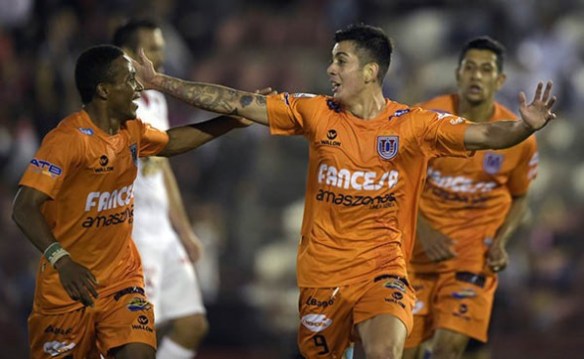 Celebración tras el golazo de Suárez ante Huracán en Buenos Aires