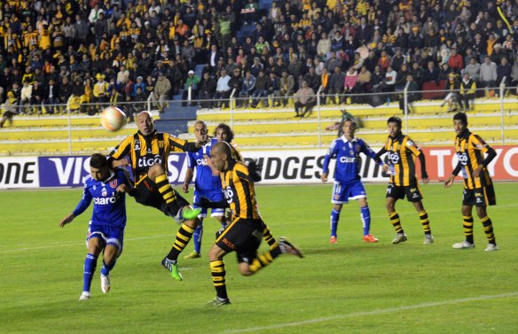 El 5 a 3 del Tigre a la U de Chile en La Paz. Uno de los partidos memorables de la competición en el estadio miraflorino