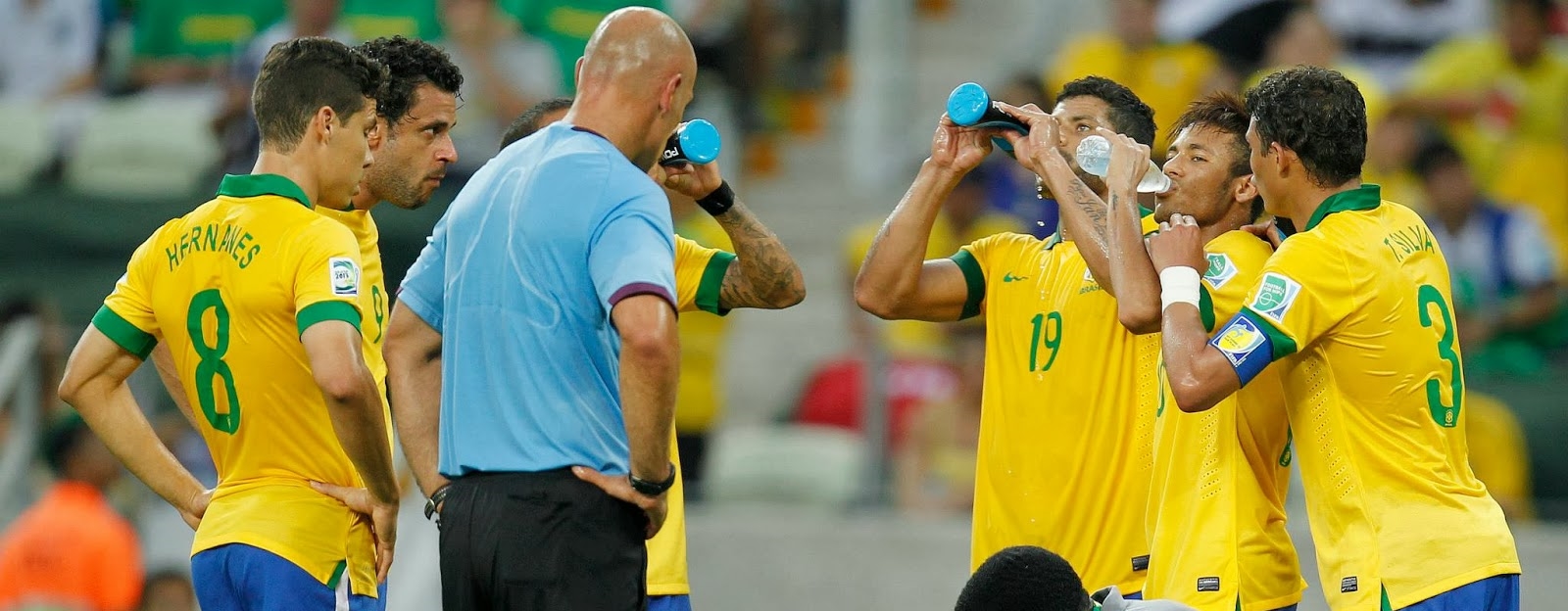 jugadores-bebiendo-agua